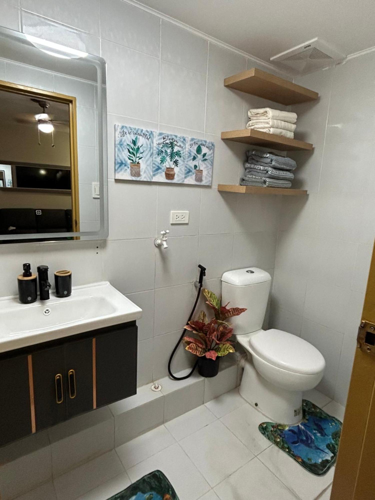 Condotel Dc Marina Spatial Felinvest Dumaguete City Dış mekan fotoğraf